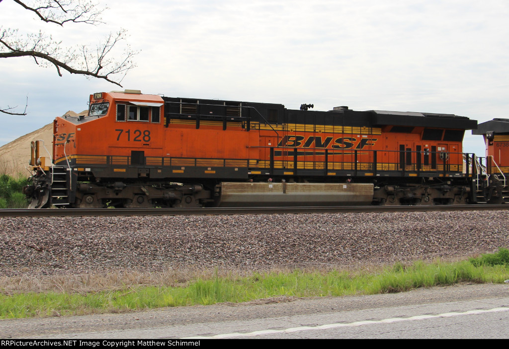 BNSF 7128 